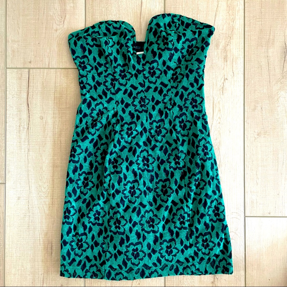 Silence + Noise size 0 green and black lace dress